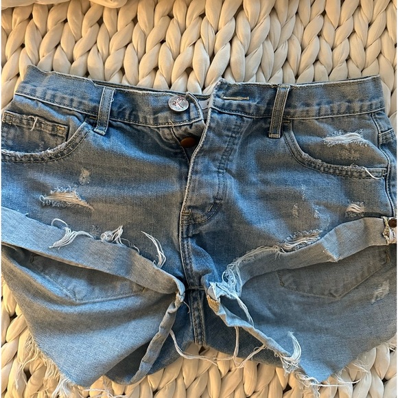One teaspoon bandit Jean shorts - Picture 2 of 4